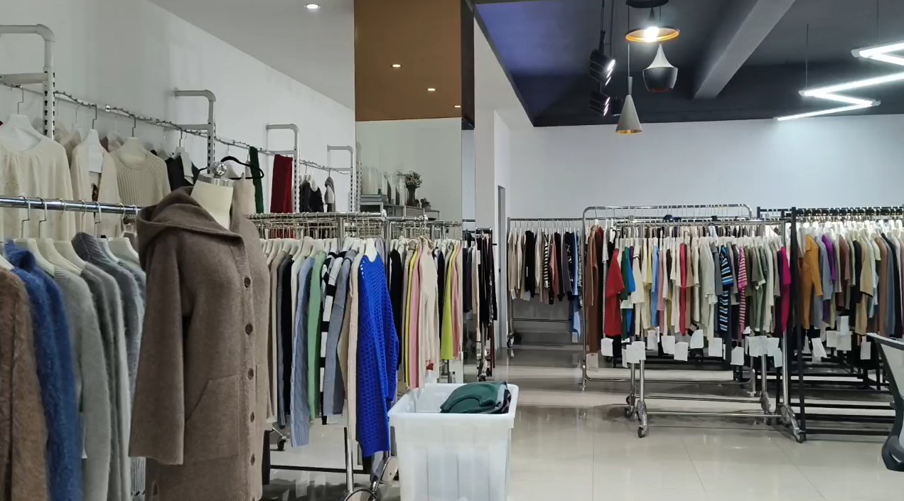 Knitwear sample room and wholesale assortment racks